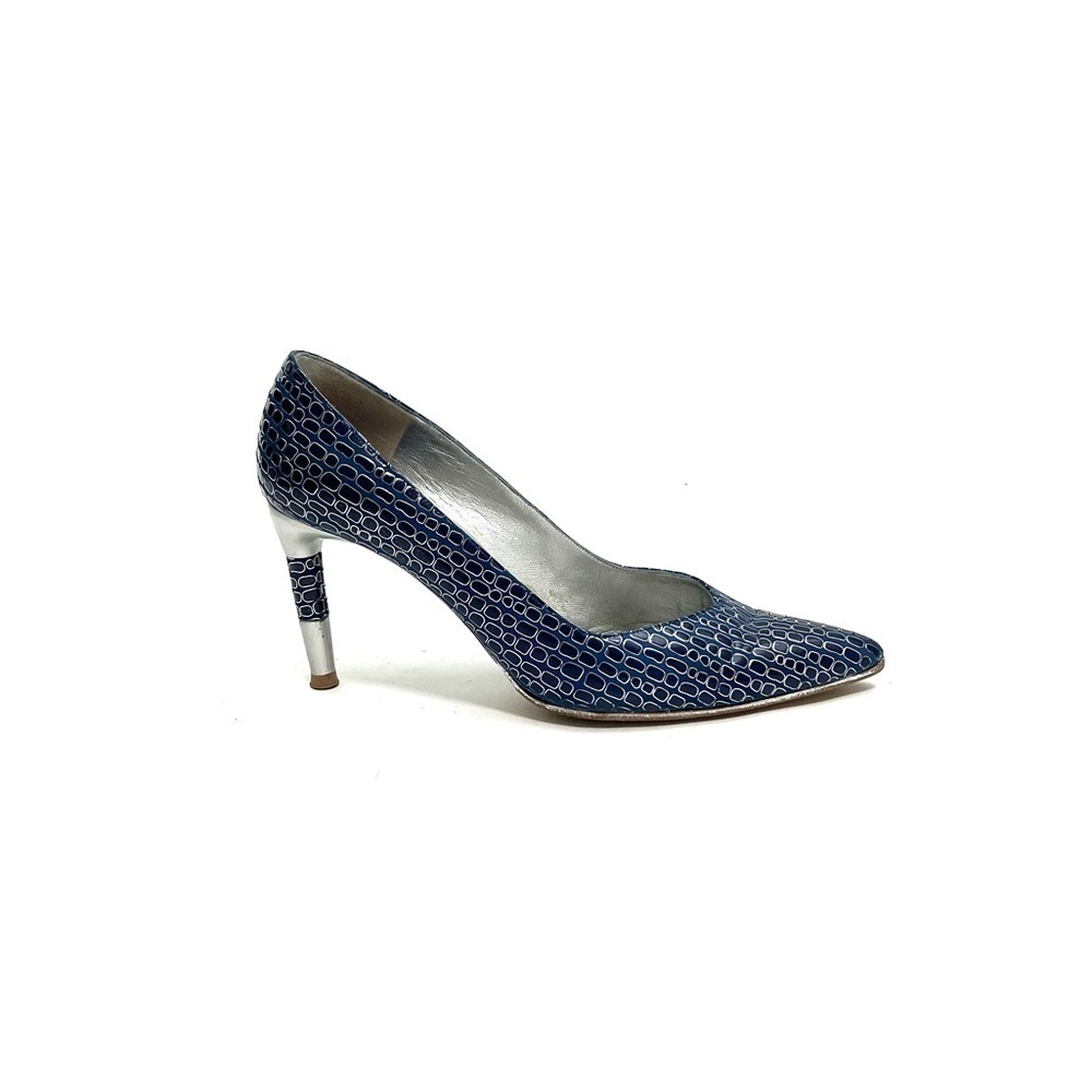 Vintage Y2K blue and silver embossed leather pointed toe stiletto heels